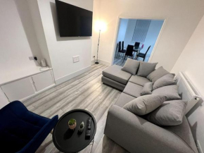 No. 51 - Modern 4 bed